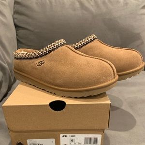 UGG Tasman slippers Size 6 youth!
